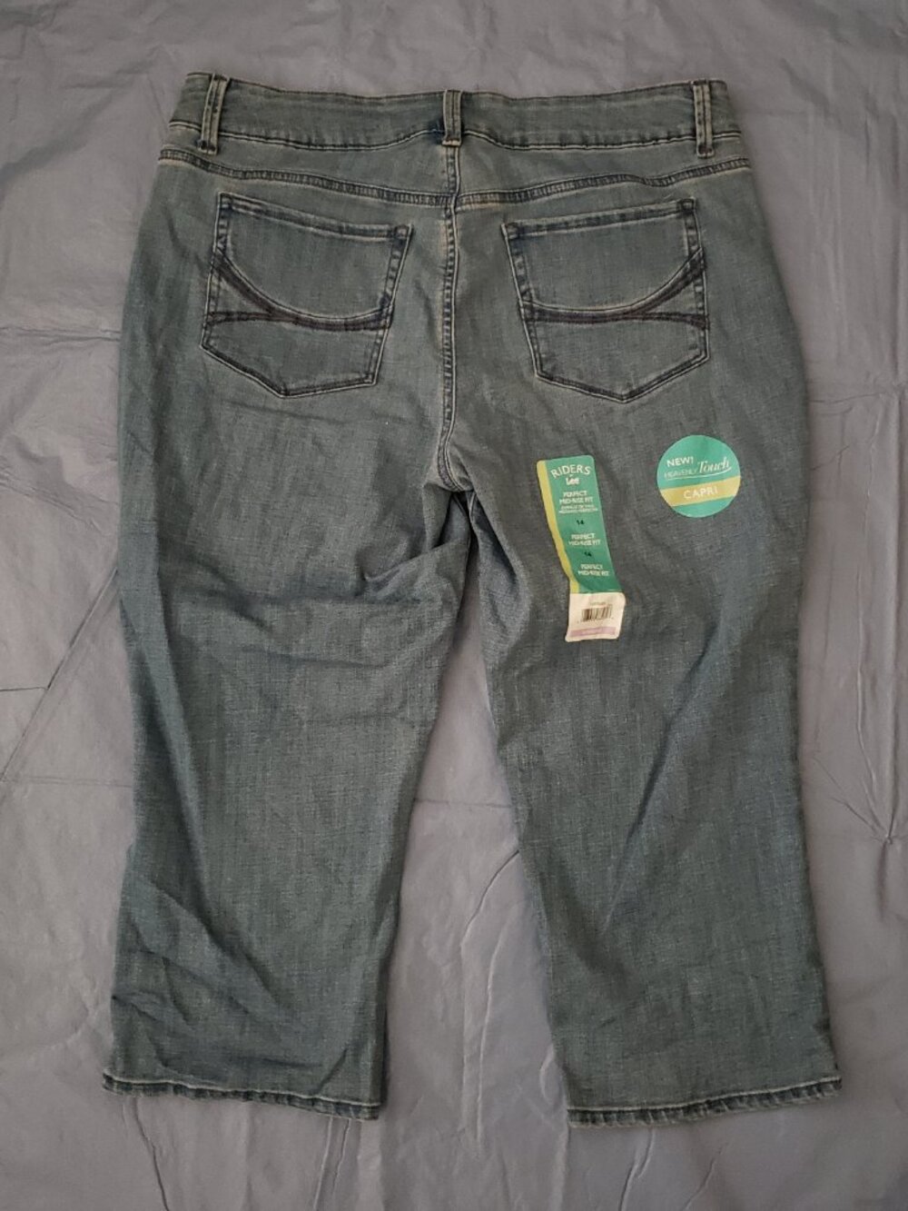 🩷Lee Riders Mid rise Capri Size 14  New   #372